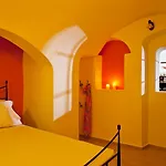Lava Suites & Lounge