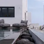 Sun Springs Suites