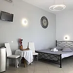 Lefteris Traditional Rooms