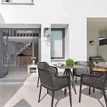 Karat Suites