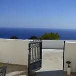 Rampelia Apartments
