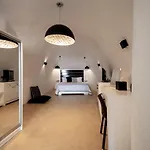 Azzurro Suites