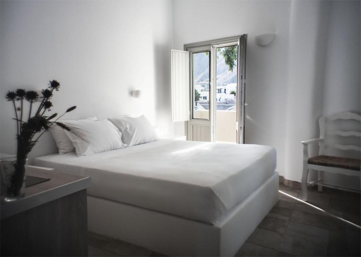 Helios Hotel Perissa (Santorini)