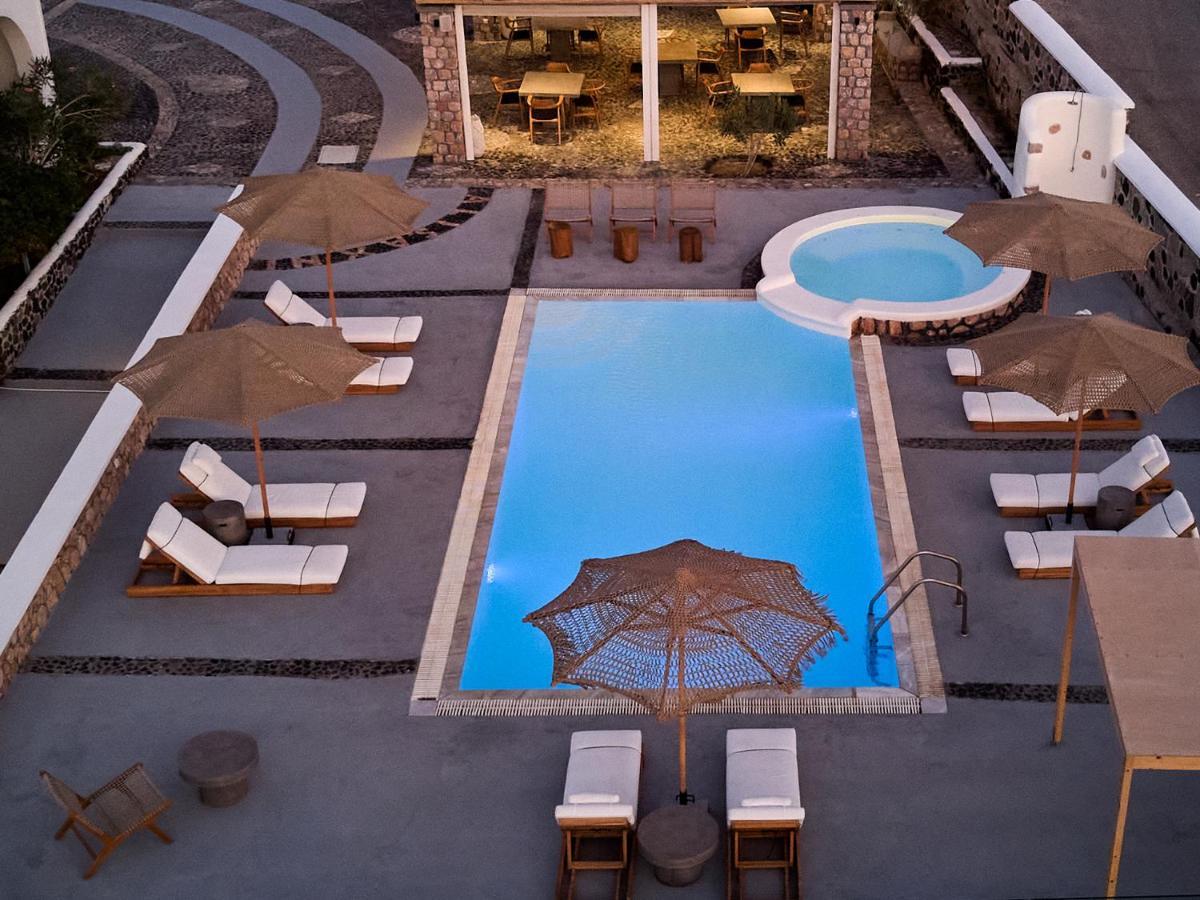 Symmetry Akrotiri (Santorini)