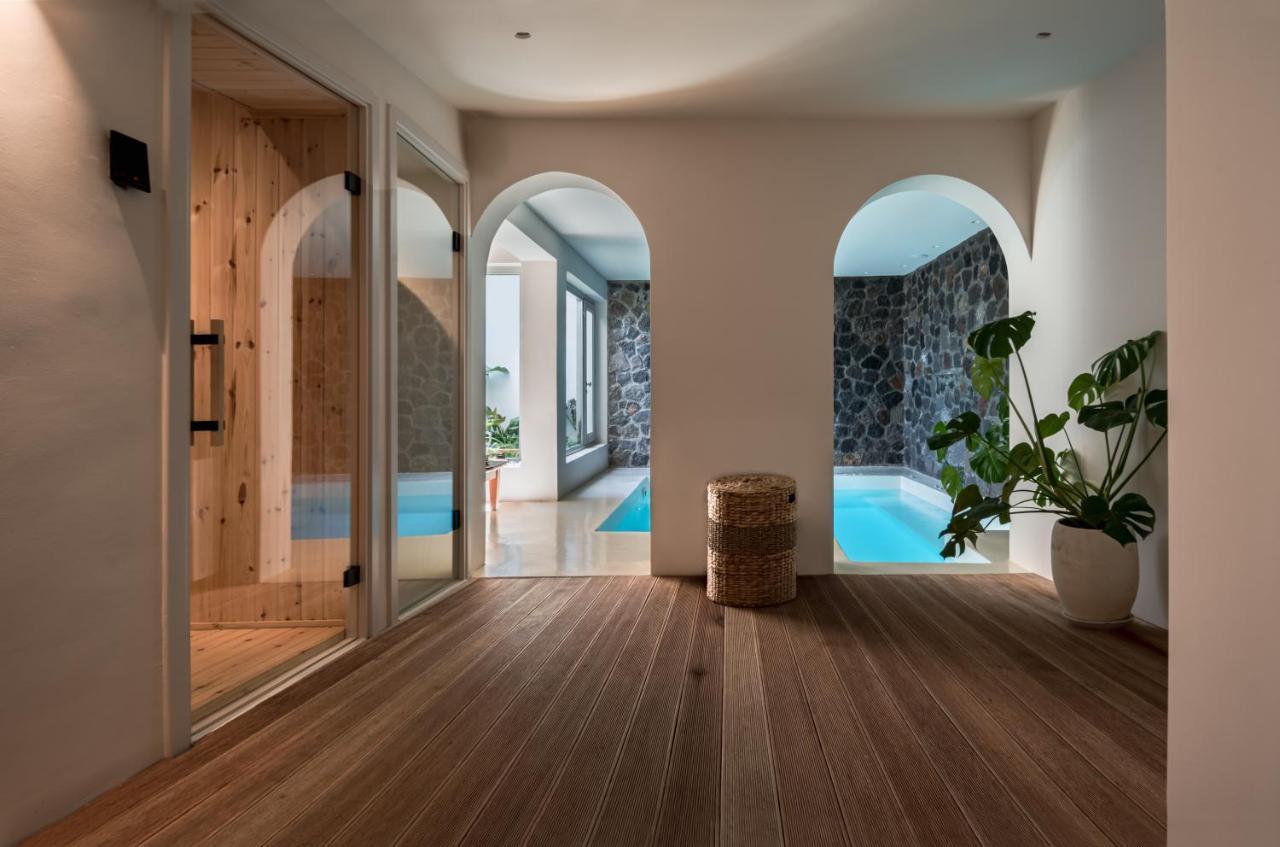 Akra & Imerovigli (Santorini)