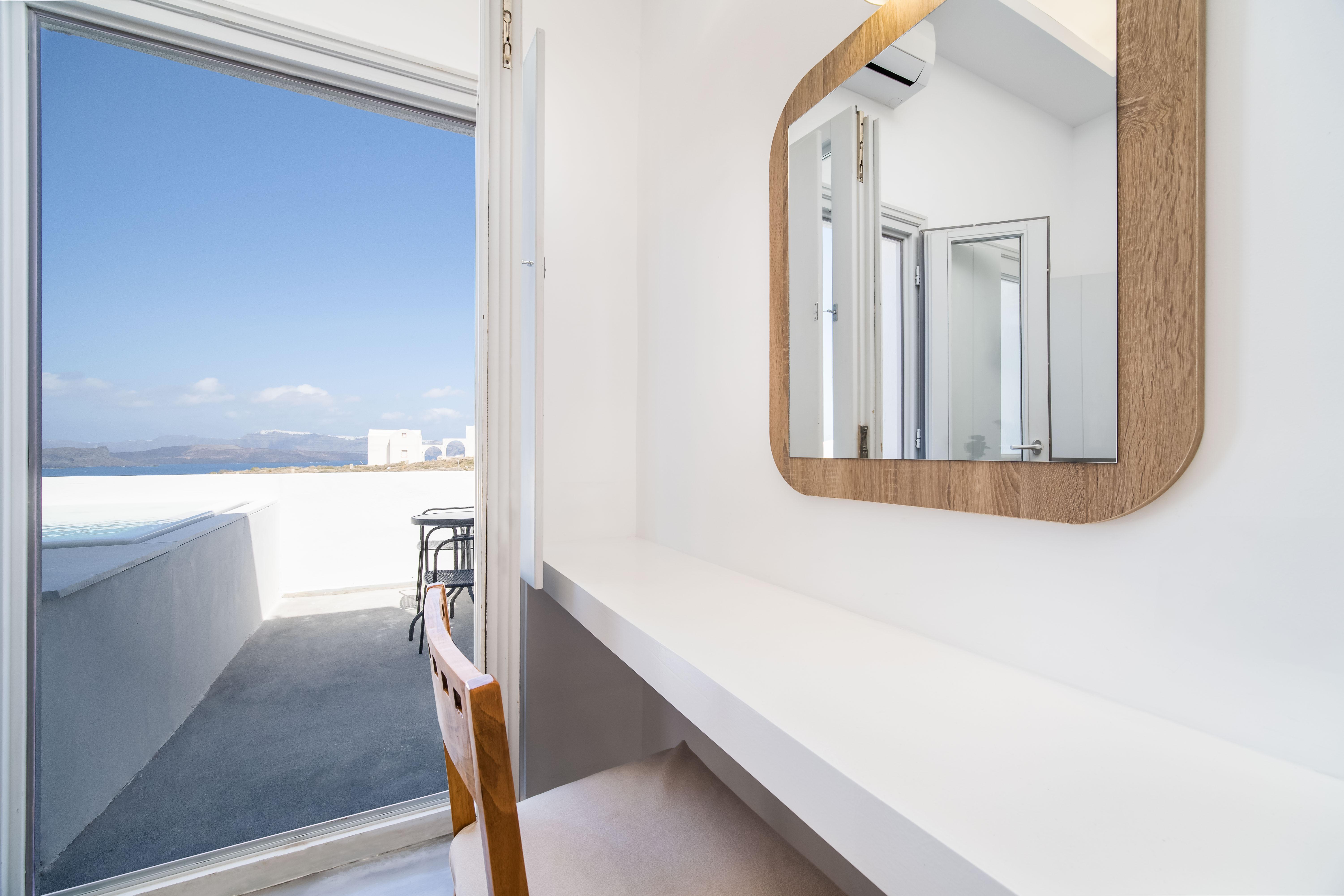 Serenita Luxury 4* Akrotiri (Santorini)