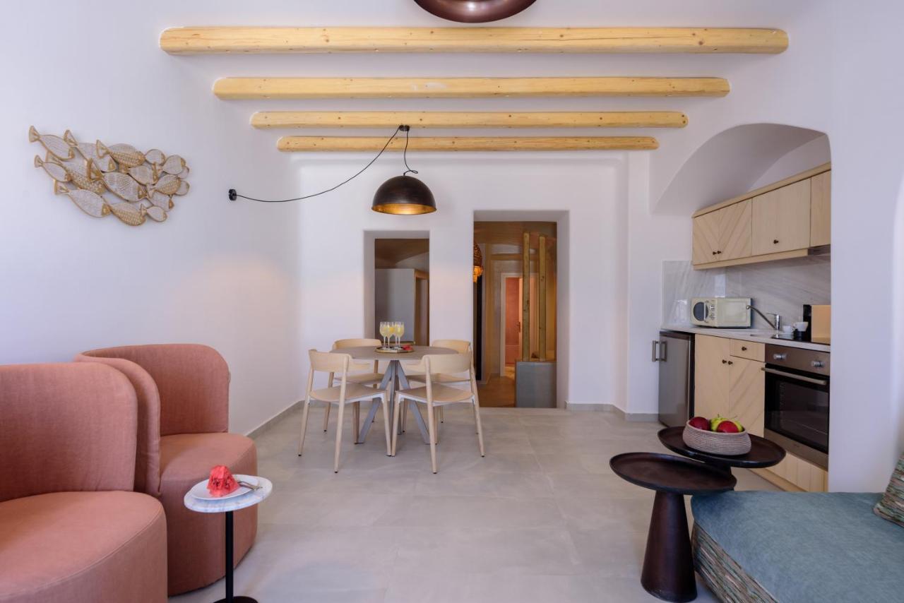Acro Blue Luxury Bed & Breakfast 4*