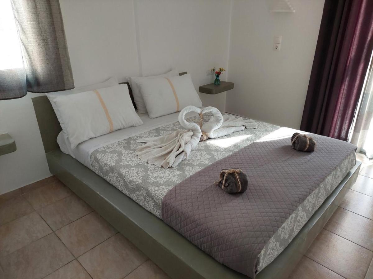 Marousi 2* Perissa (Santorini)