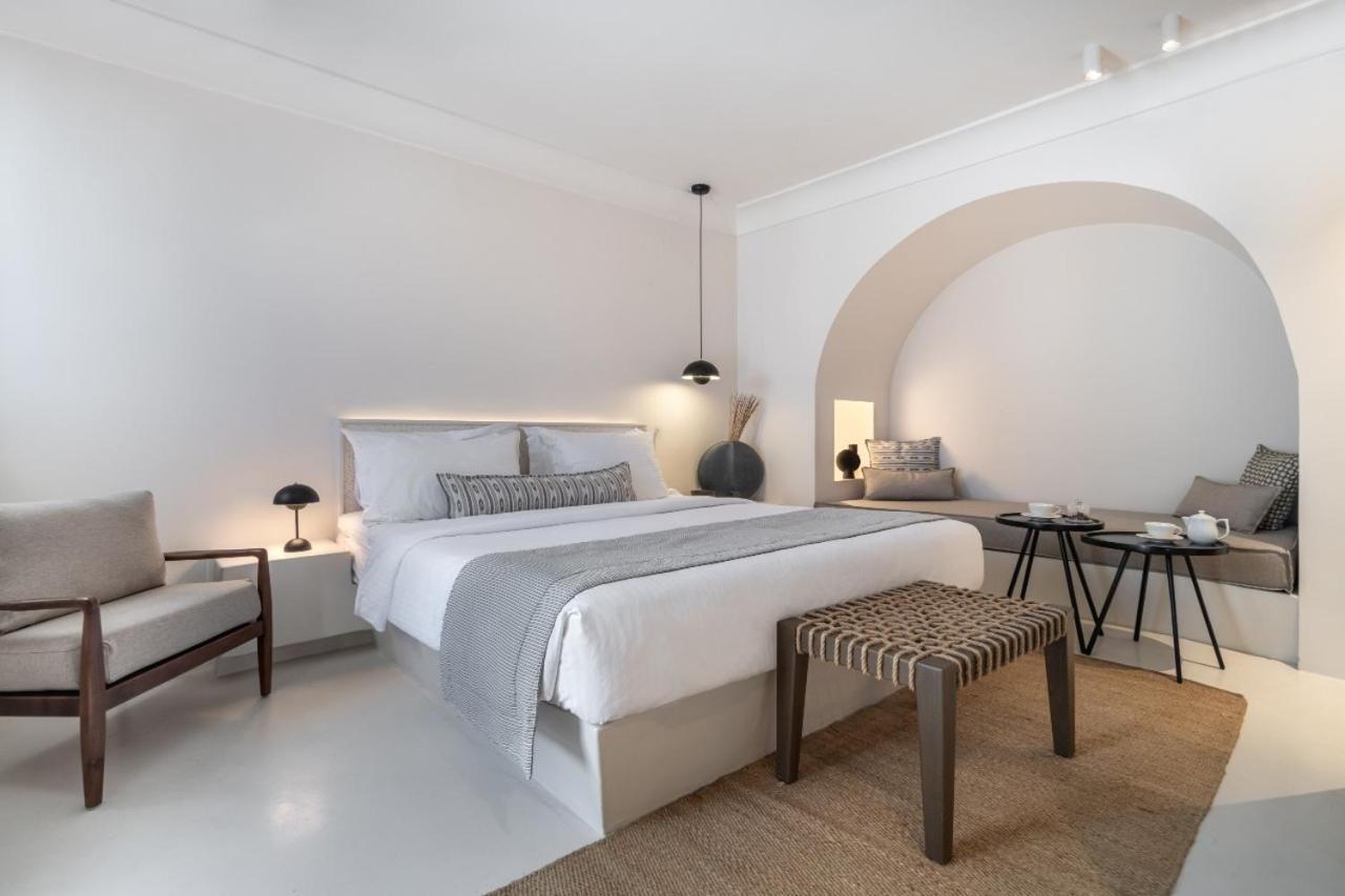 Akra & Imerovigli (Santorini)