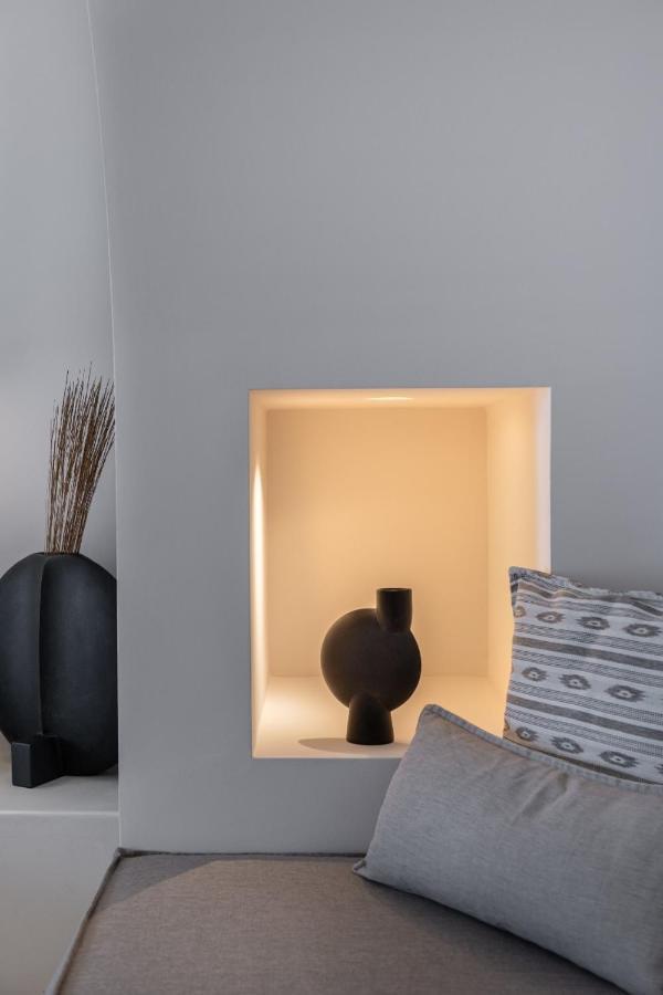 Akra & 3* Imerovigli (Santorini)