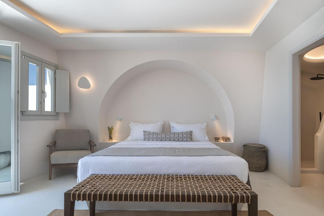 Akra & Imerovigli (Santorini)
