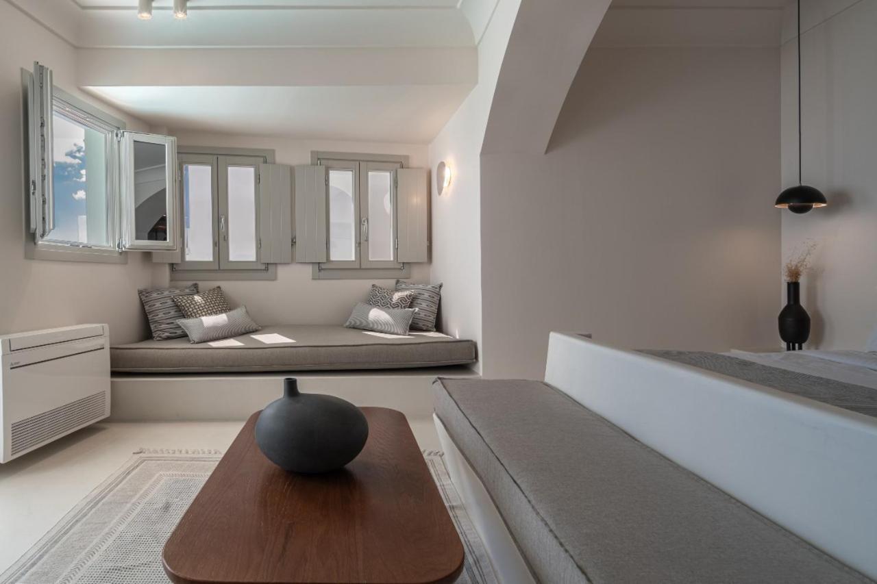 Akra & 3* Imerovigli (Santorini)