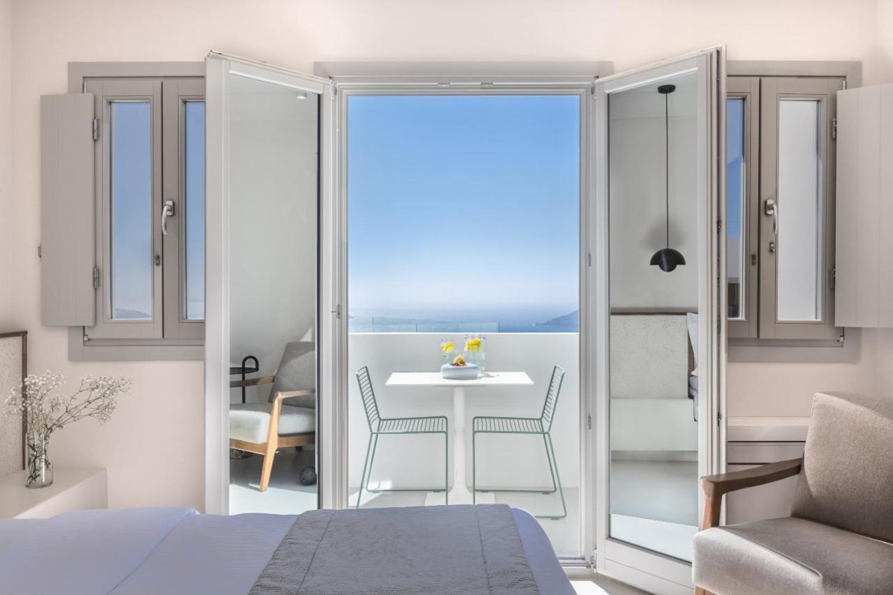 Akra & 3* Imerovigli (Santorini)