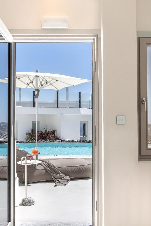 Akra & 3* Imerovigli (Santorini)