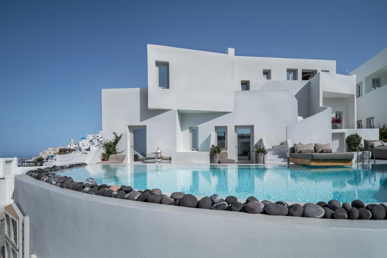 Akra & 3* Imerovigli (Santorini)