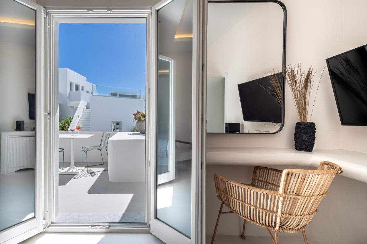 Akra & 3* Imerovigli (Santorini)