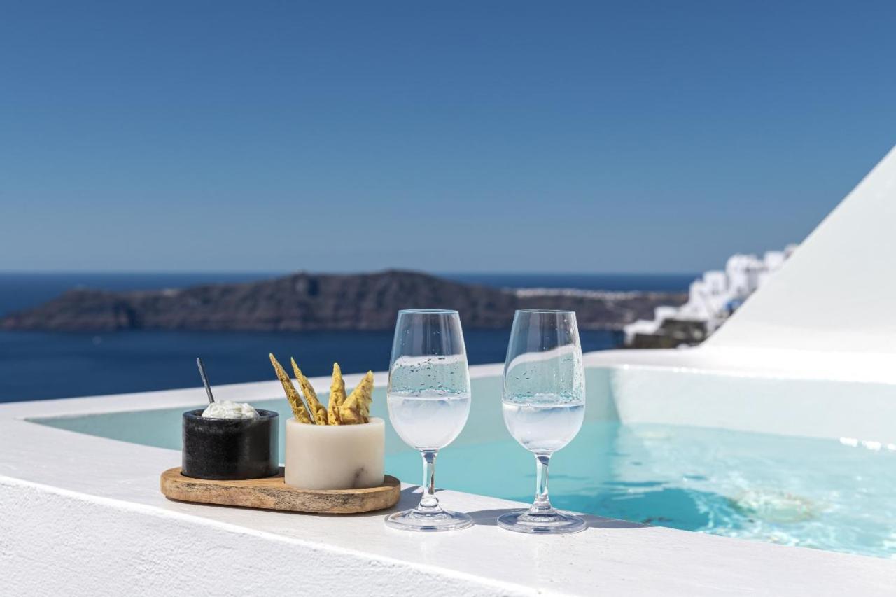 Hotel Akra & Imerovigli (Santorini)