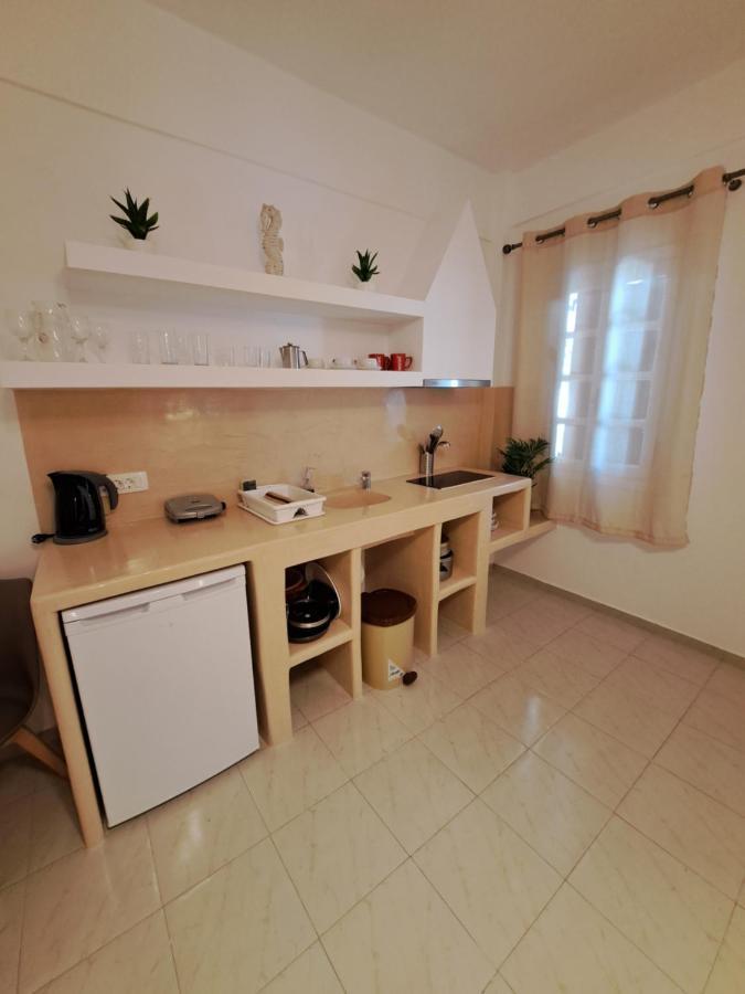 Irineos Apartment Perissa (Santorini)