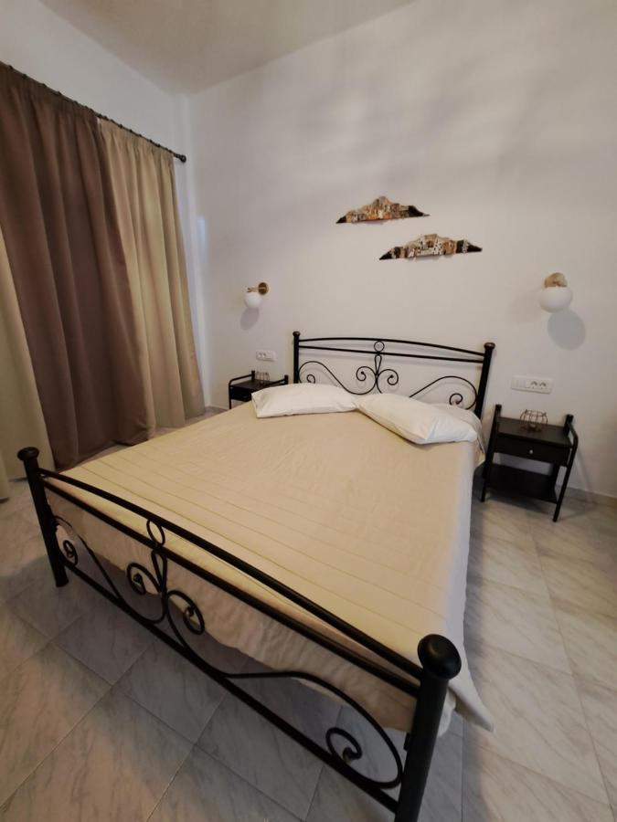 Apartment Irineos Perissa (Santorini)