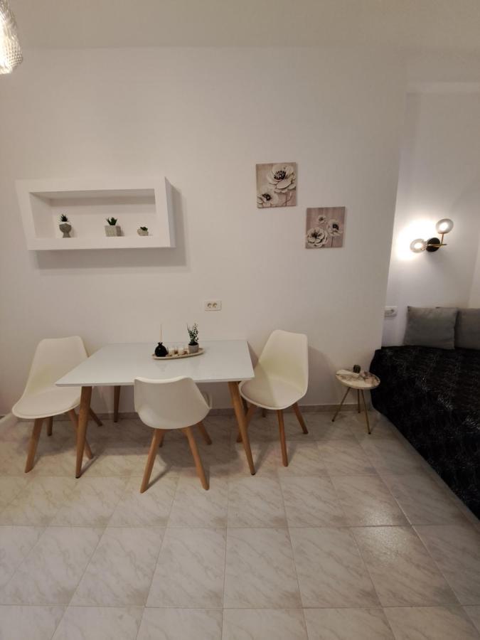 Apartment Irineos *