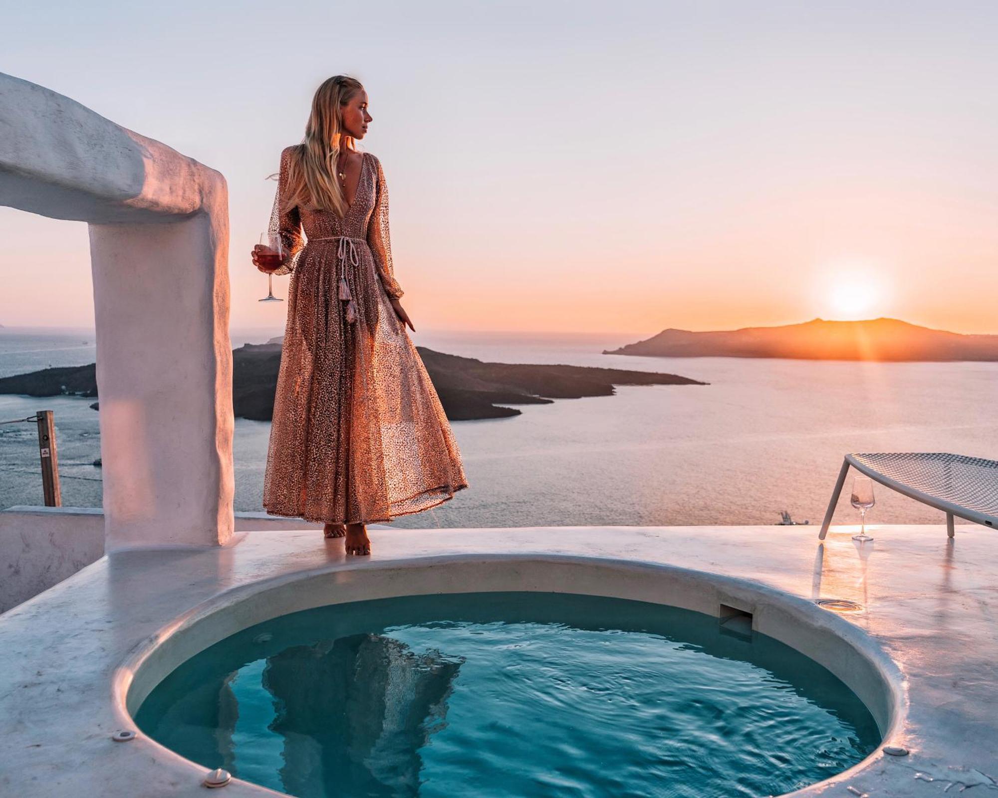 Limestone 3* Fira (Santorini)