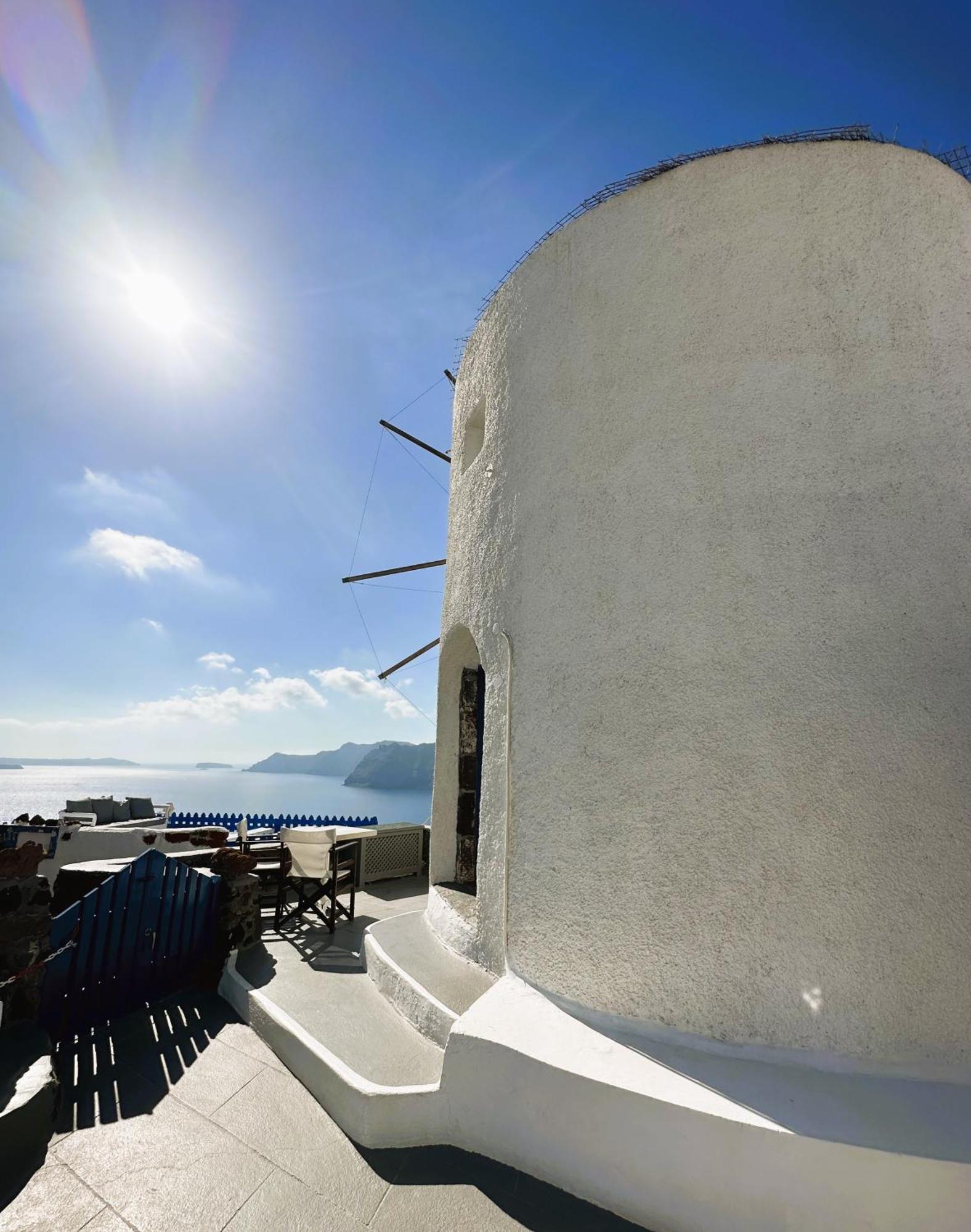 Lioyerma Windmill With Outdoor Hot Tub