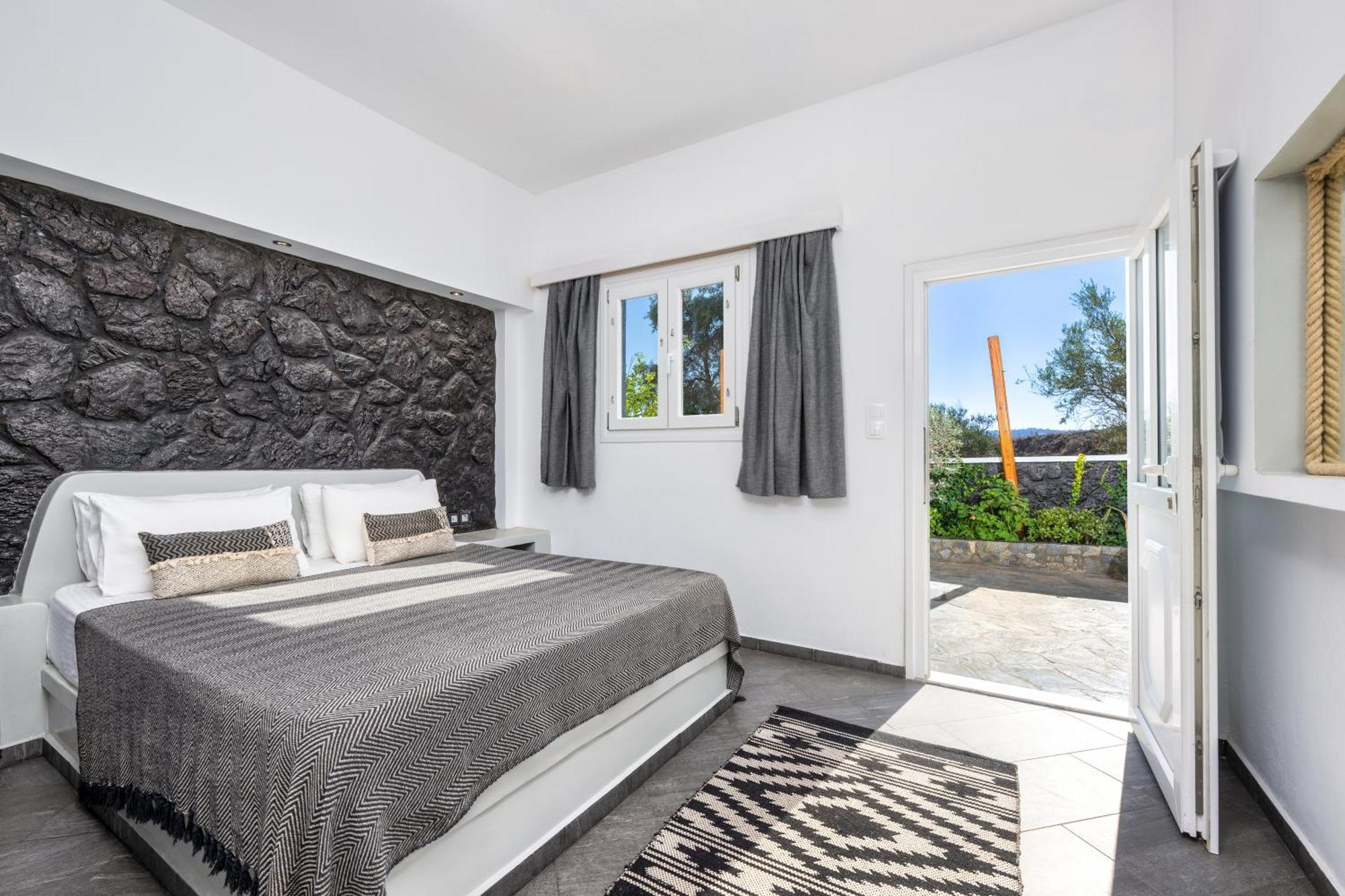 Plastiras Guest house Fira (Santorini)