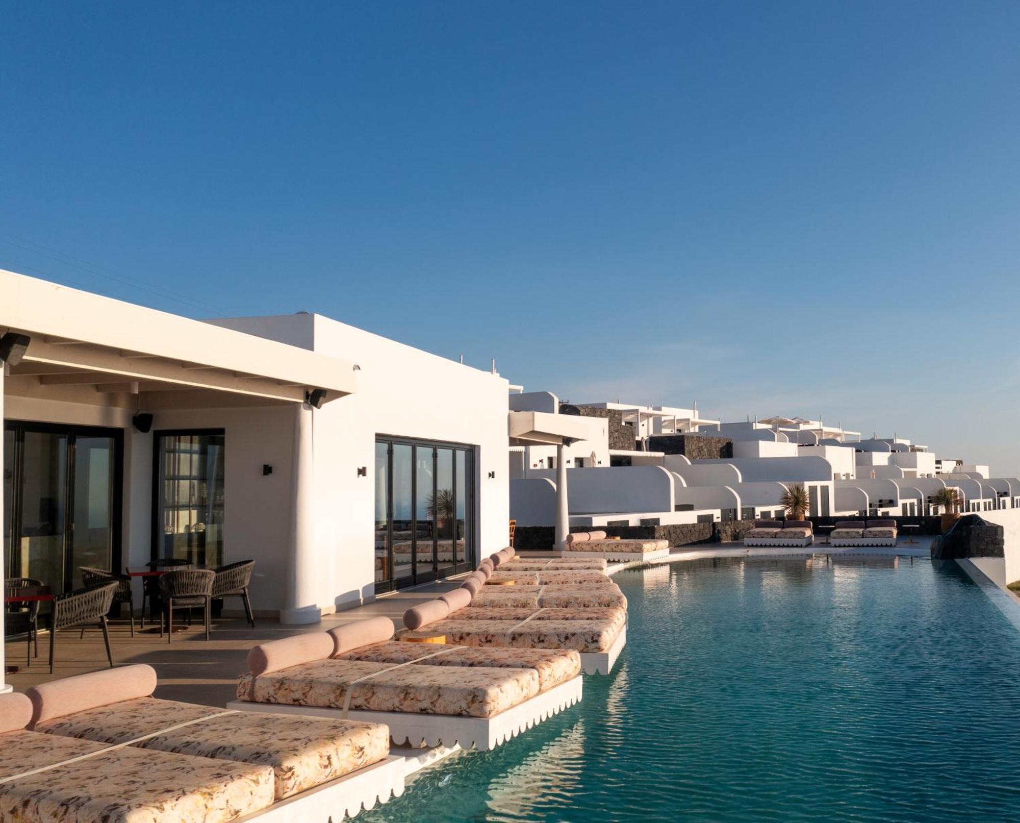 Cresanto Luxury Hotel