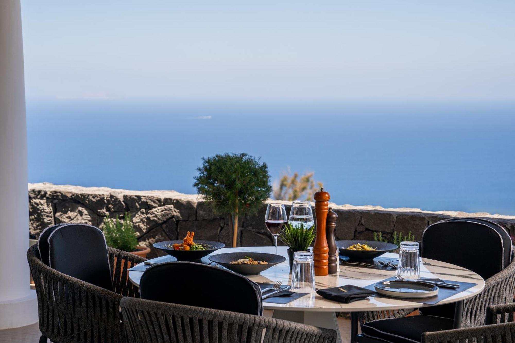Hotel Cresanto Luxury