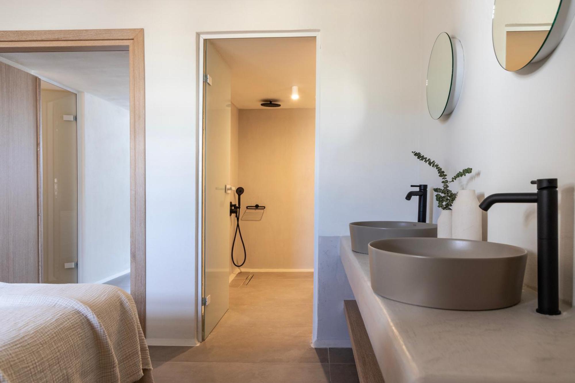 Frescoes Luxury By Kb Hospitality Aparthotel Messaria (Santorini)
