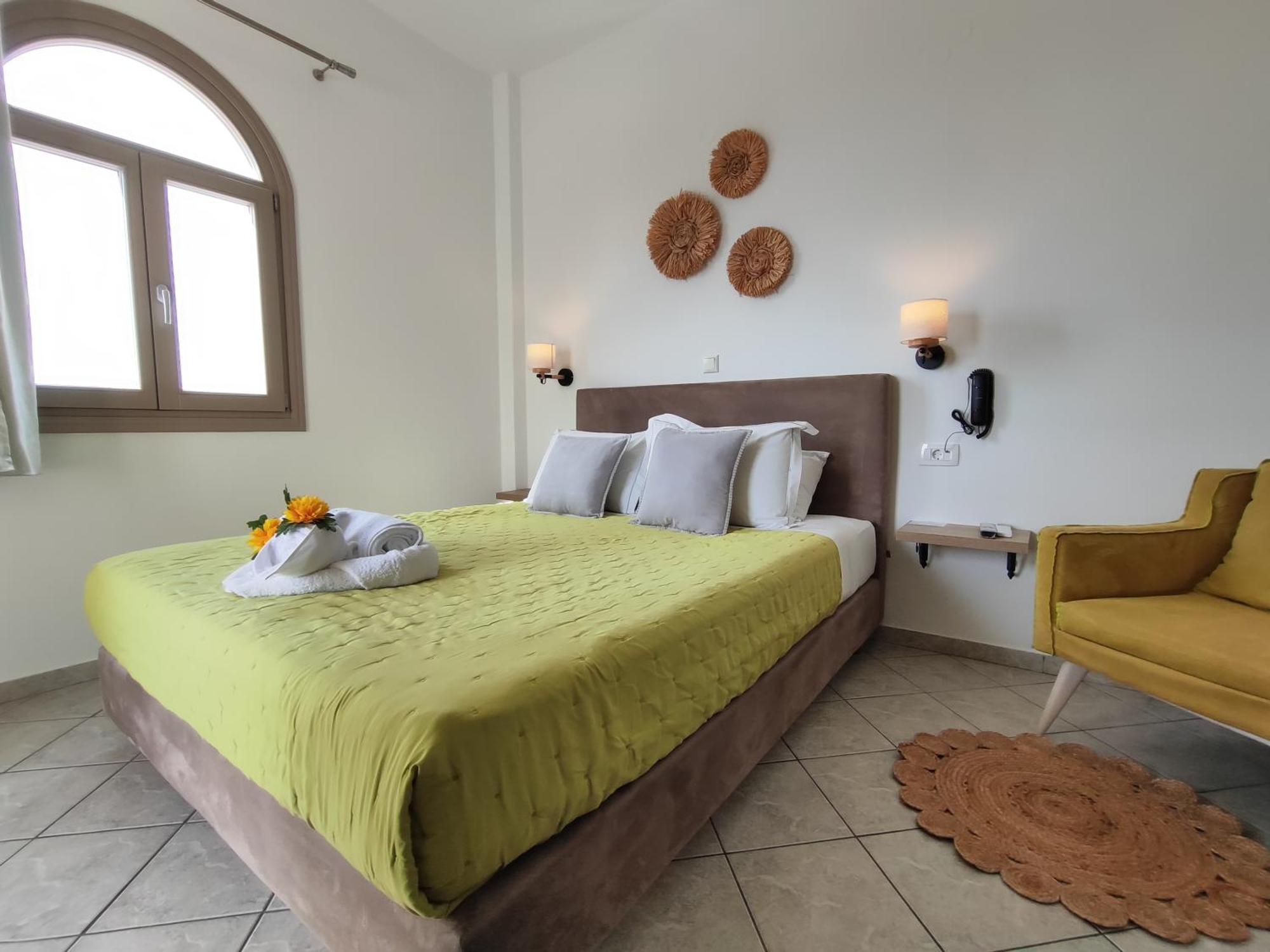 Nemesis Aparthotel Fira (Santorini)