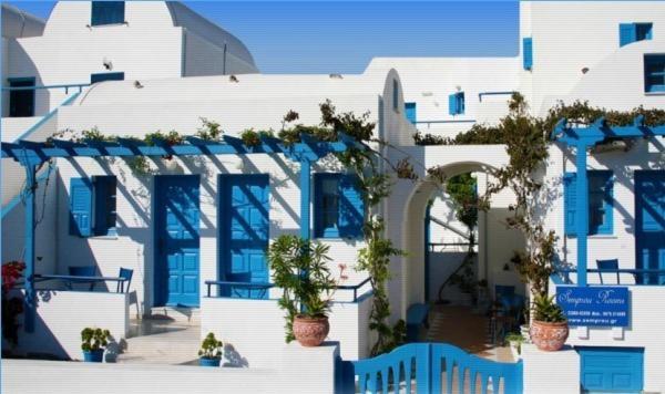 Semprou Perissa (Santorini)