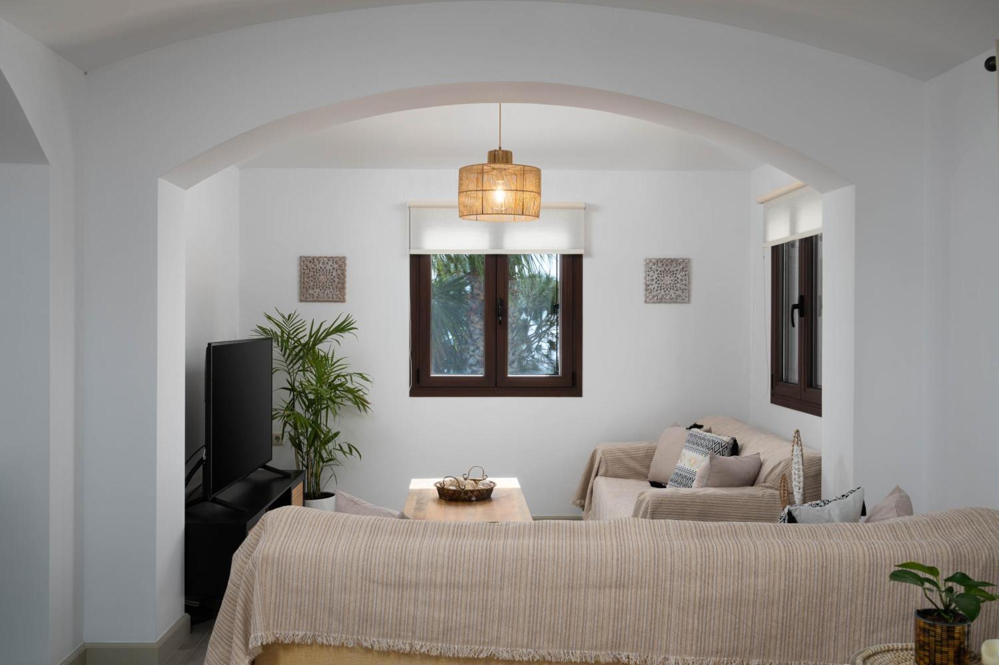 Harmony Luxury Private Fira (Santorini)
