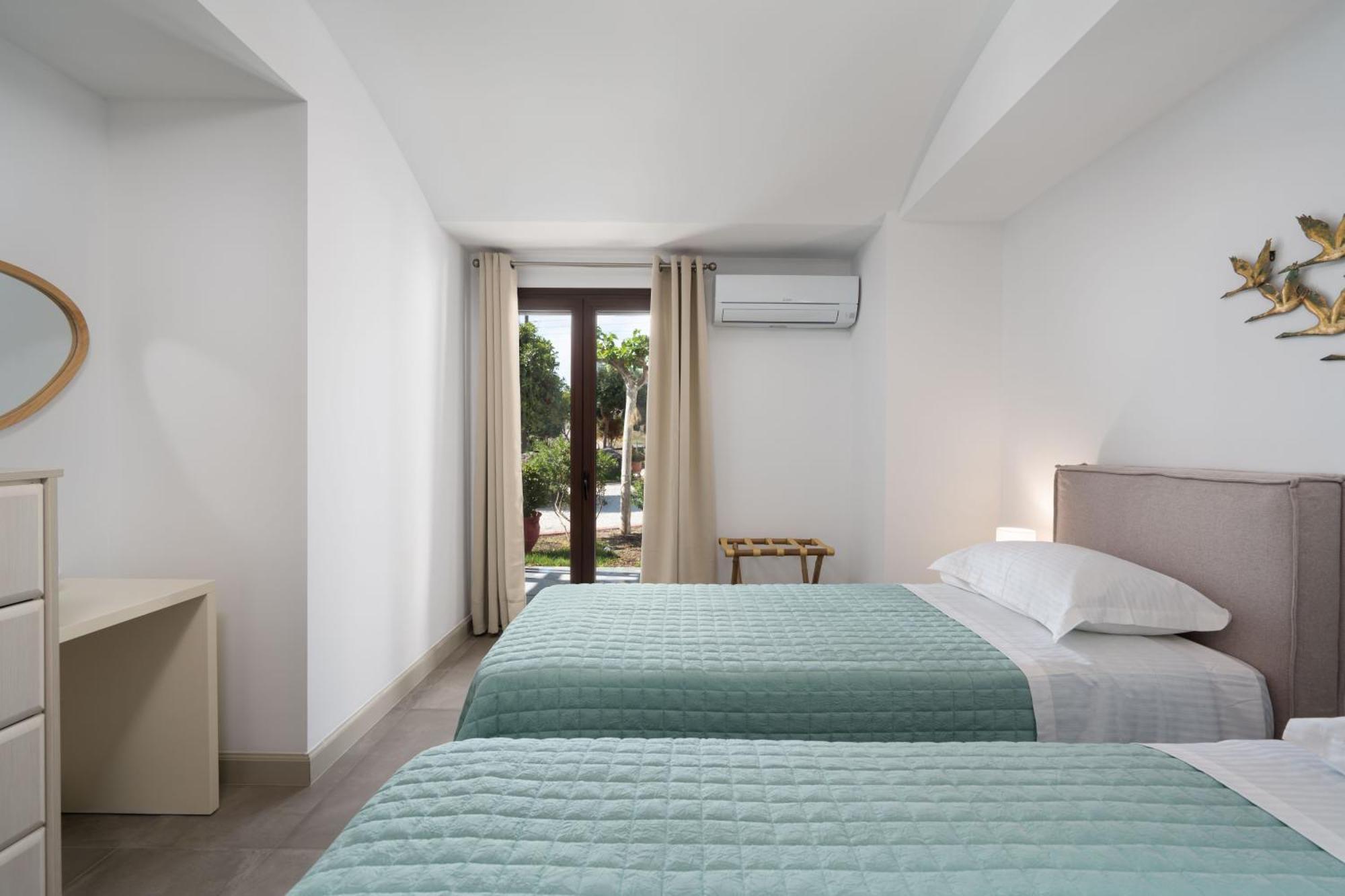 Harmony Luxury Private Fira (Santorini)