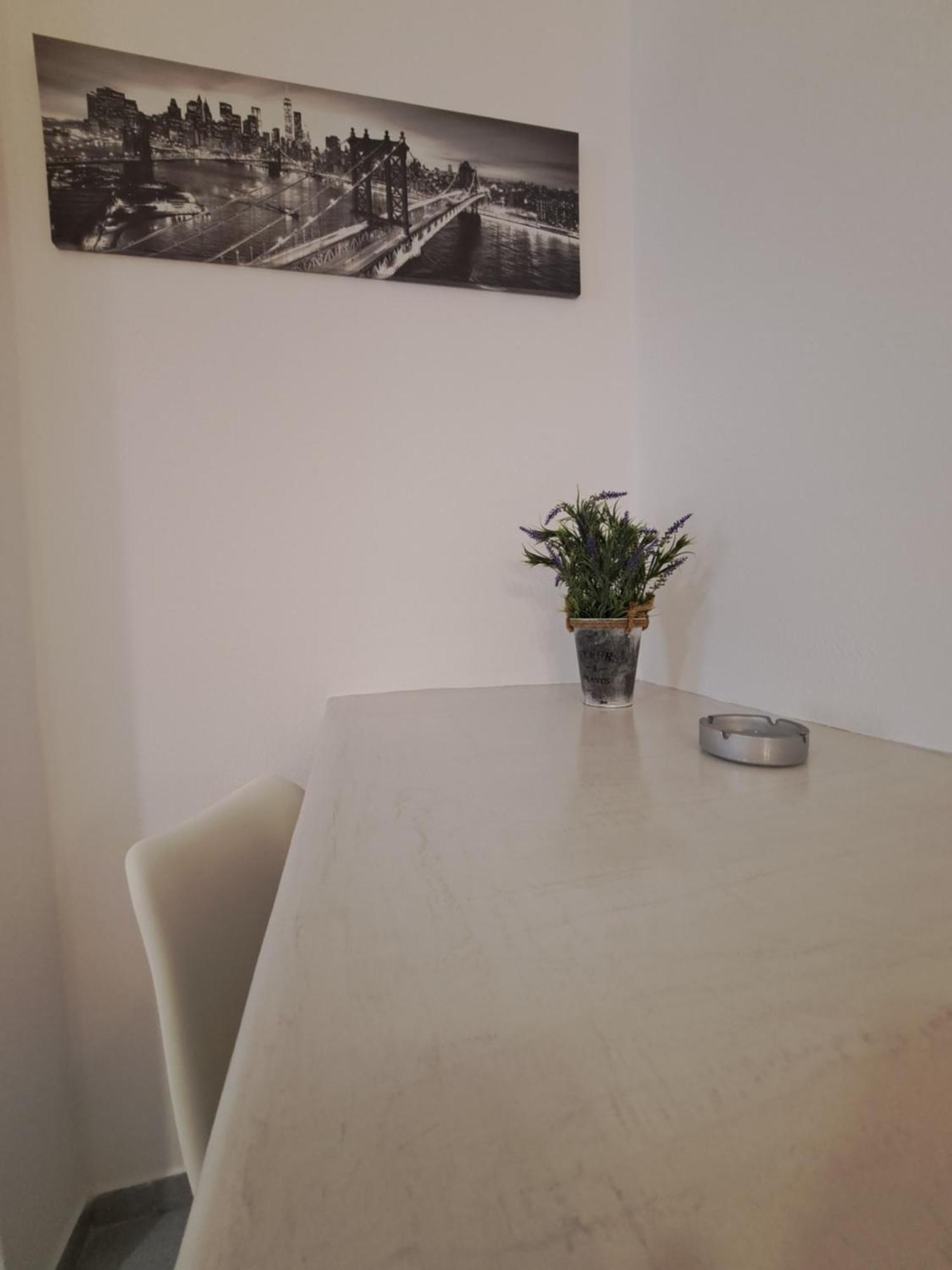 Irineos Apartment *