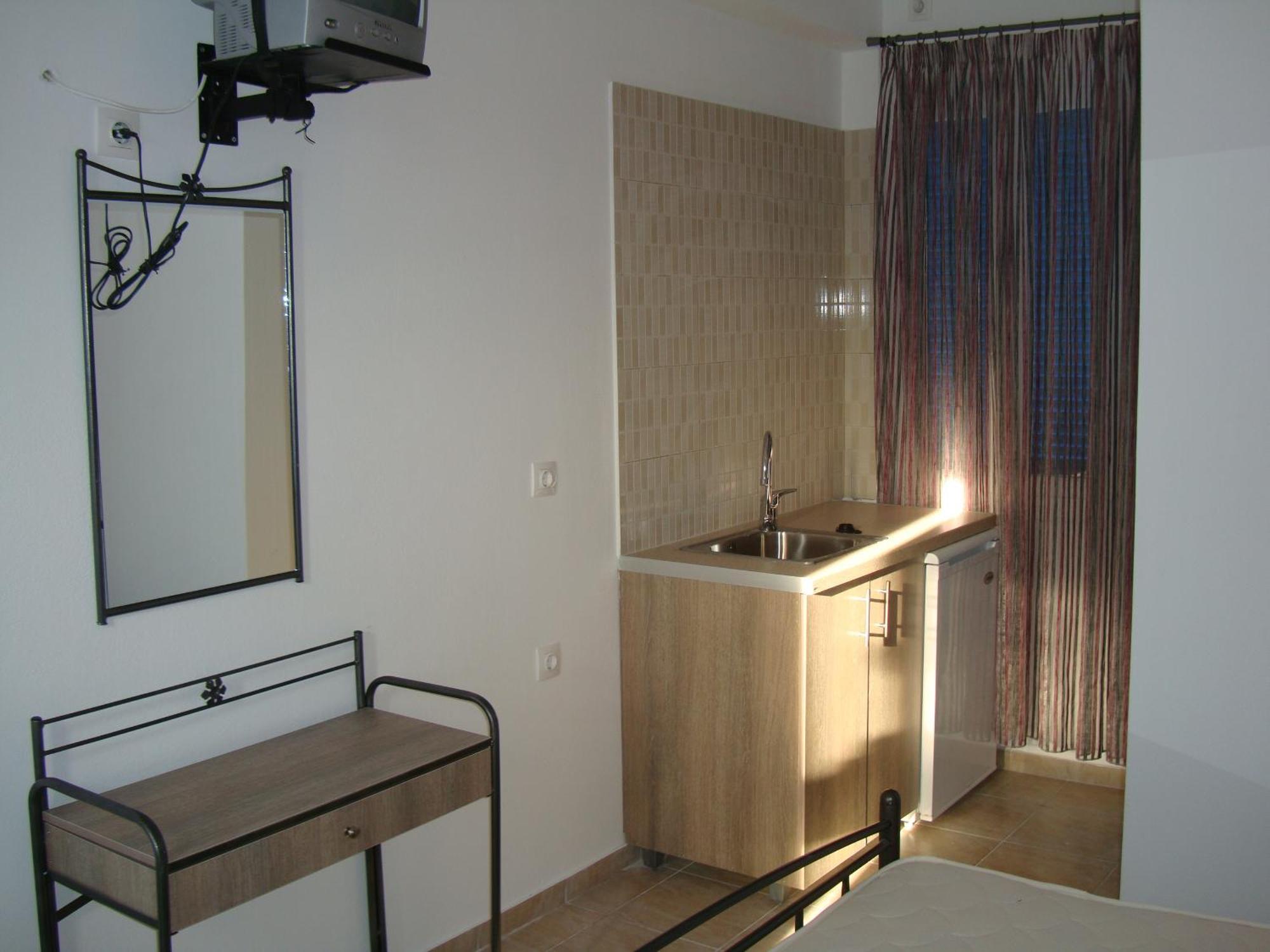 Marousi Perissa (Santorini)