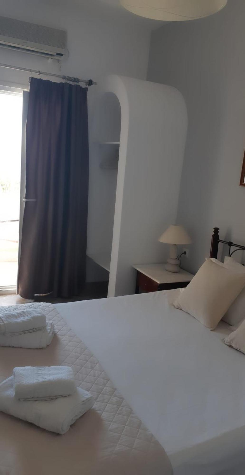 Aparthotel Emmanouela & Karterados (Santorini)