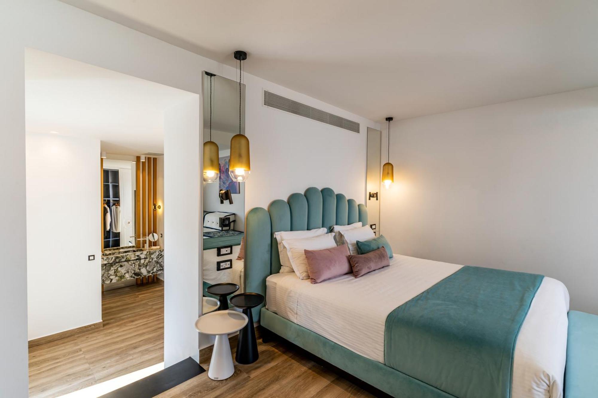 Cresanto Luxury Hotel