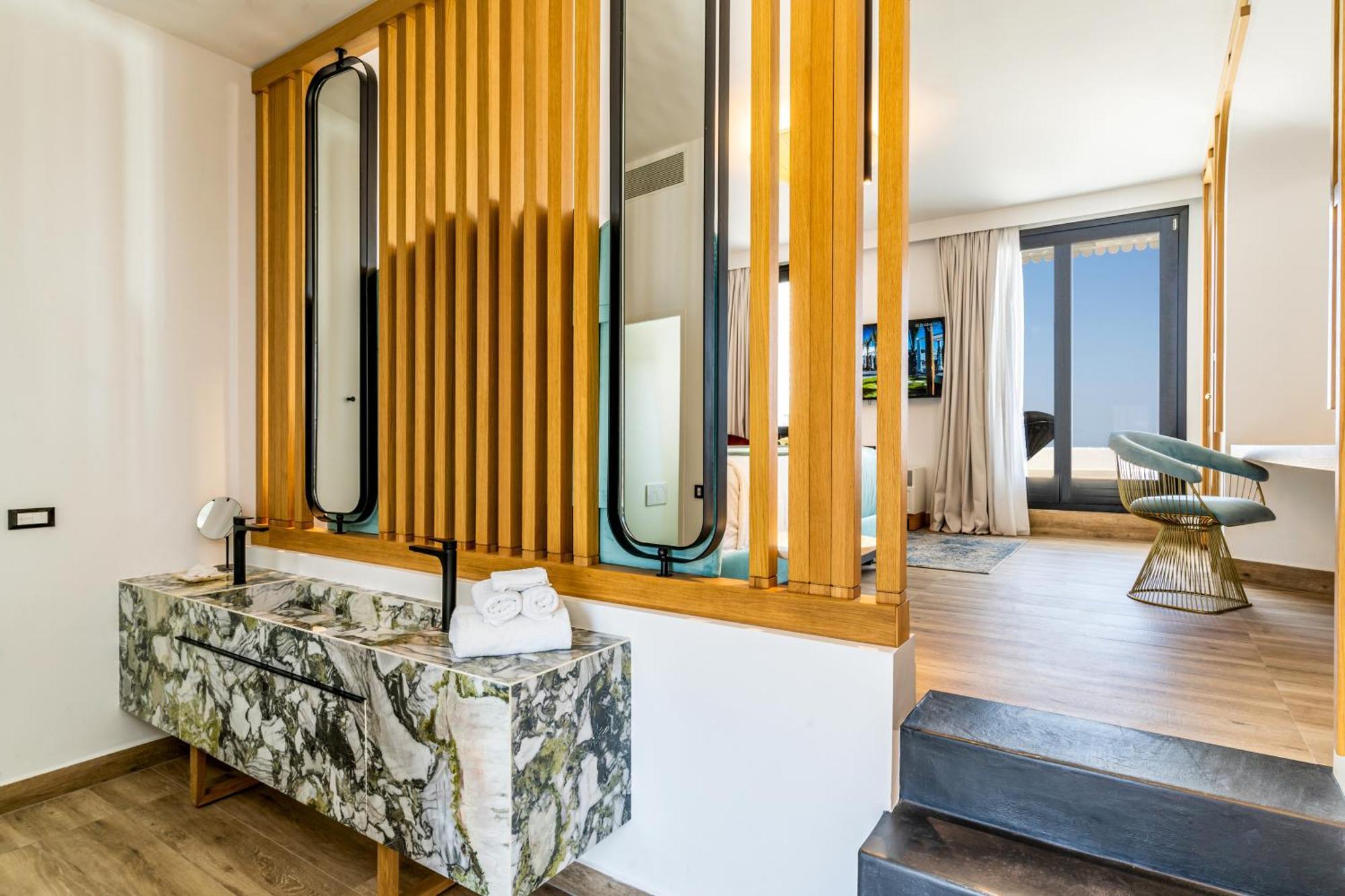 Hotel Cresanto Luxury