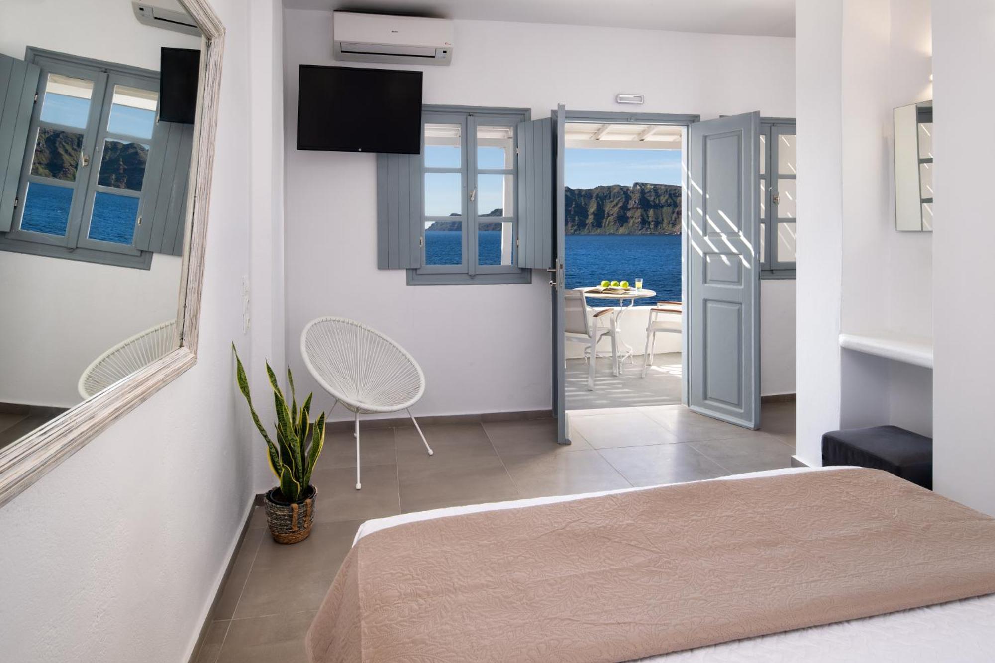 Lava Stone Bed & Breakfast Oia (Santorini)