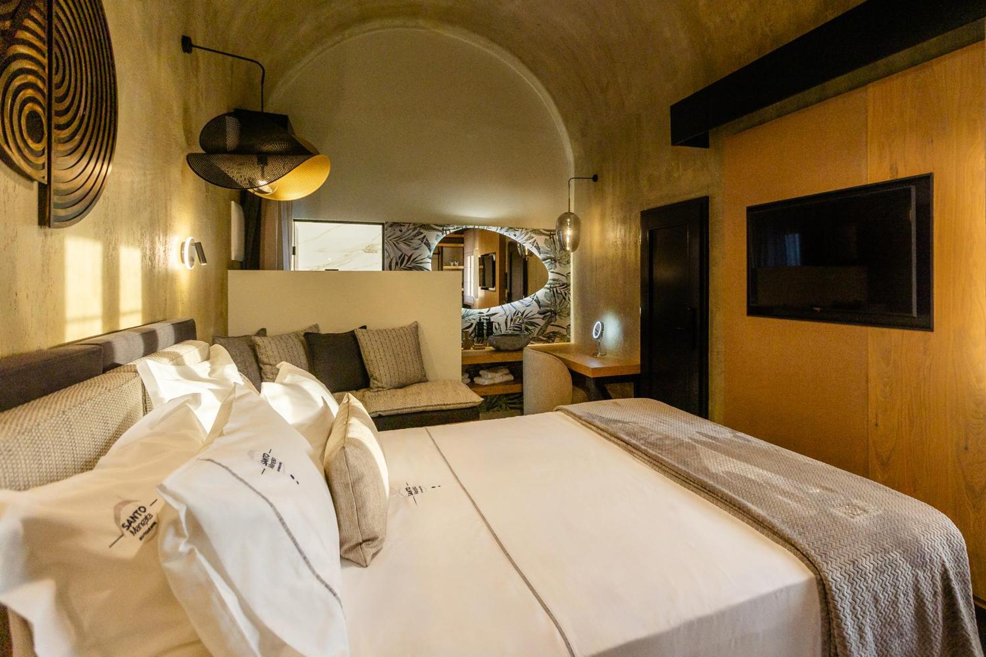 Santo Mangata Boutique 5* Perissa (Santorini)