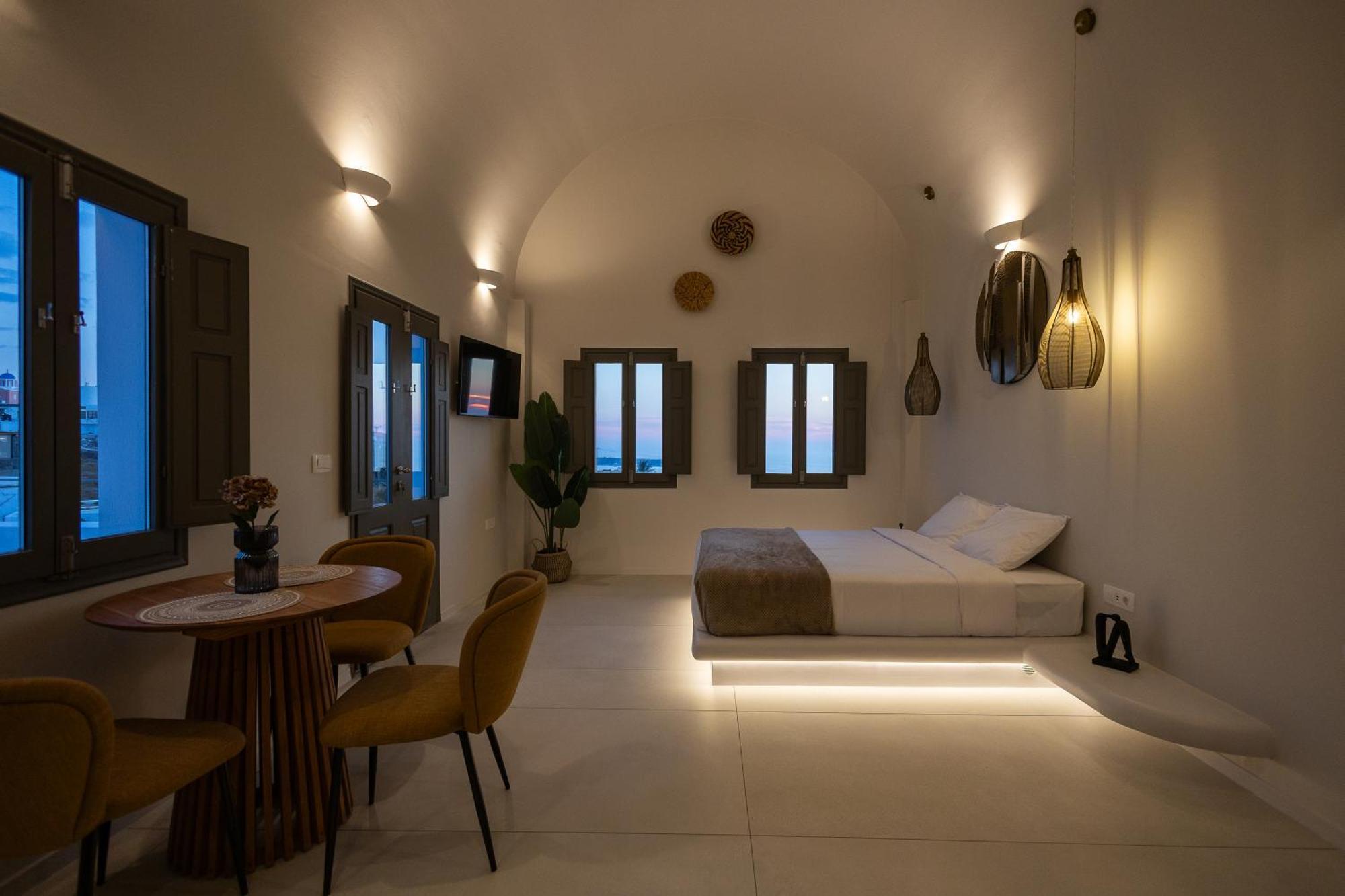 Niabelon * Oia (Santorini)