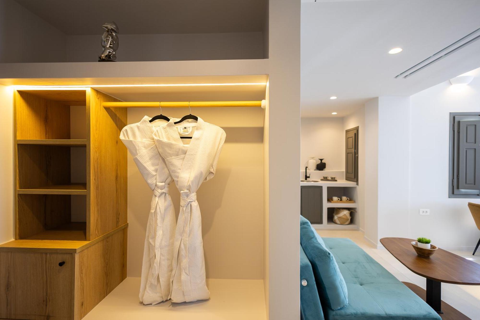Niabelon Hotel *