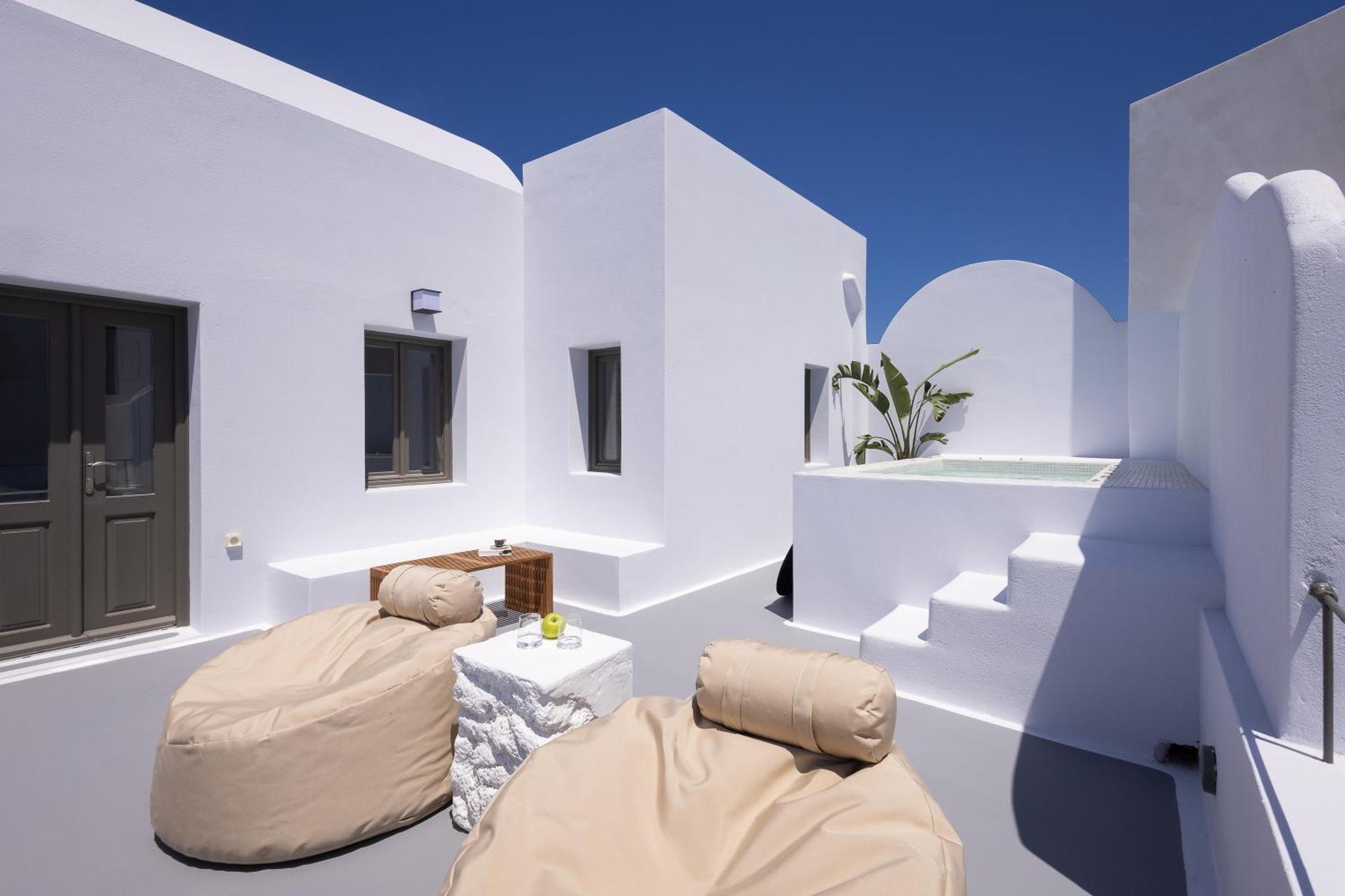 Niabelon Hotel Oia (Santorini)