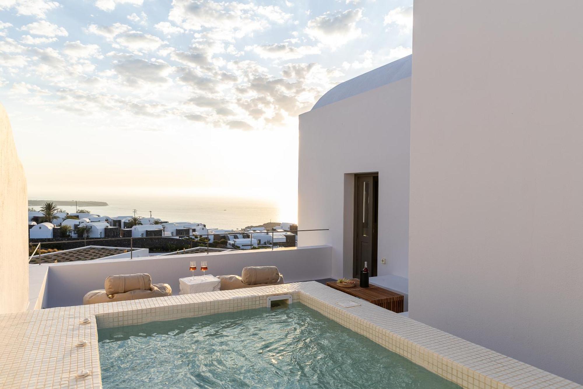 Niabelon Hotel Oia (Santorini)