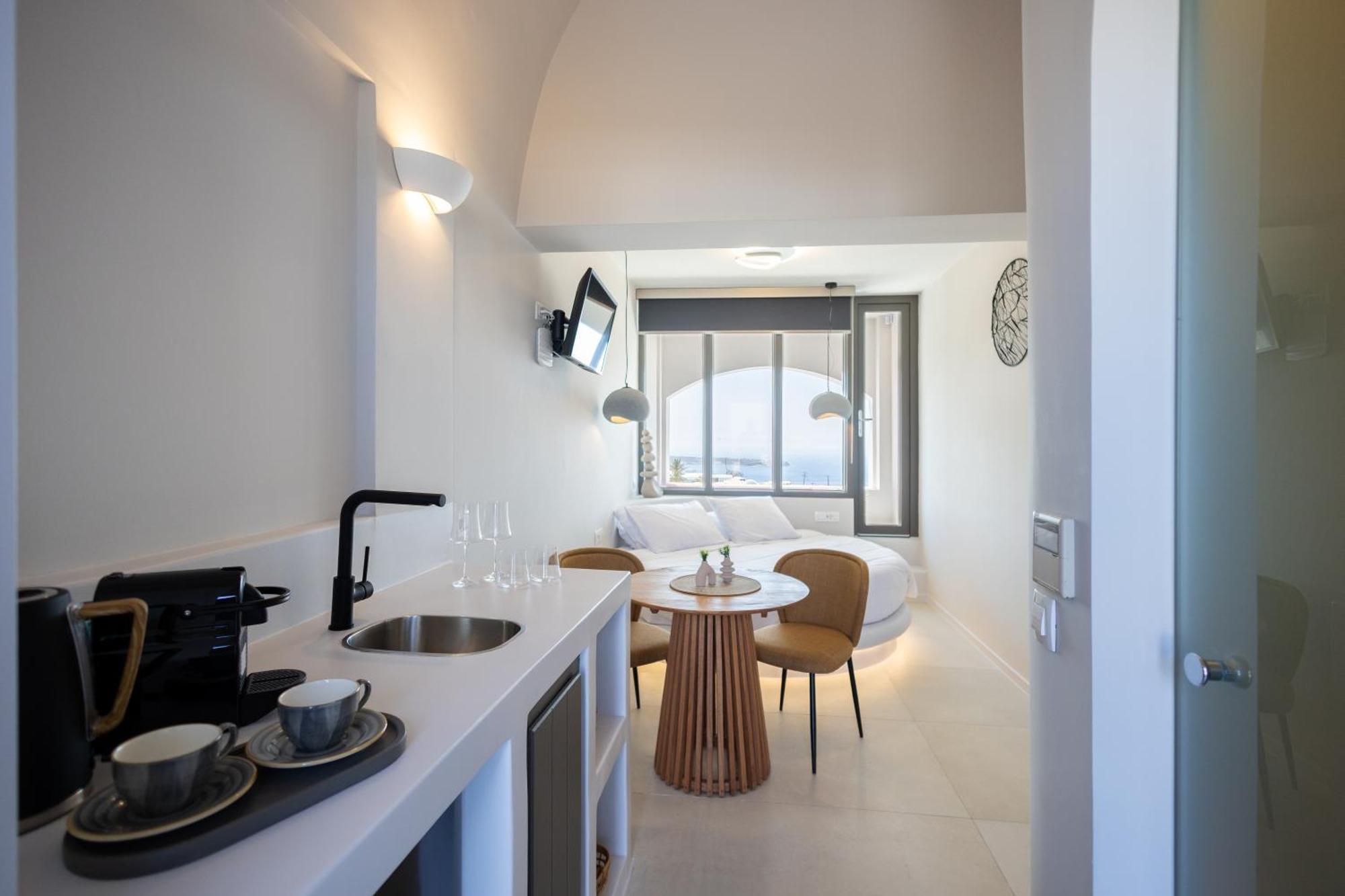 Niabelon Hotel Oia (Santorini)