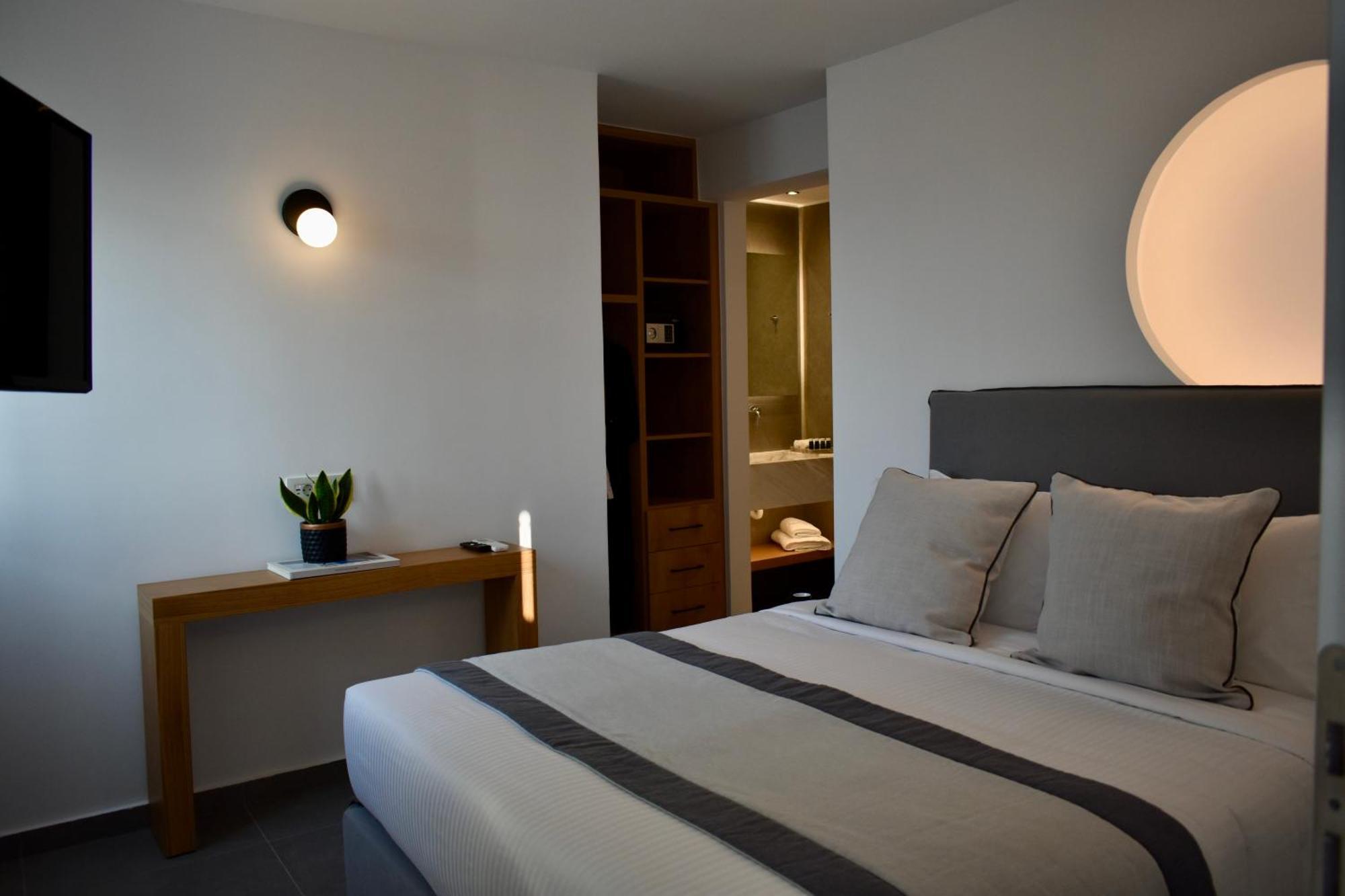 Northia Luxury Tholos (Santorini)