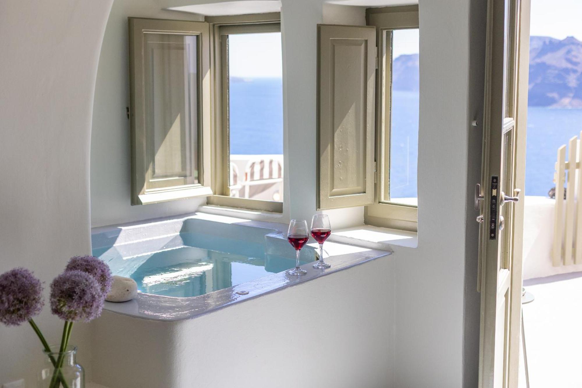 Kyrkos Collection Oia (Santorini)