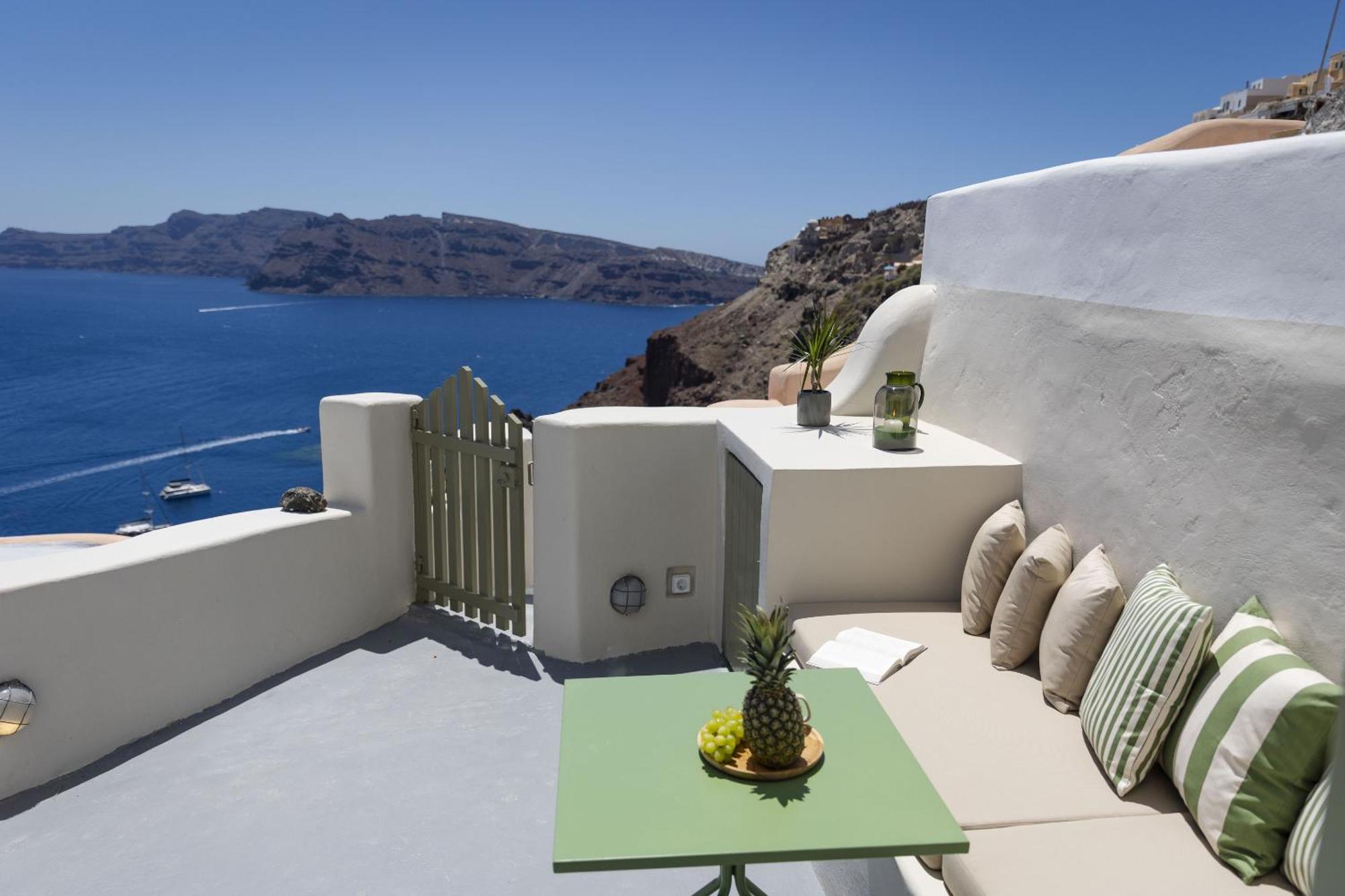 Kyrkos Collection * Oia (Santorini)