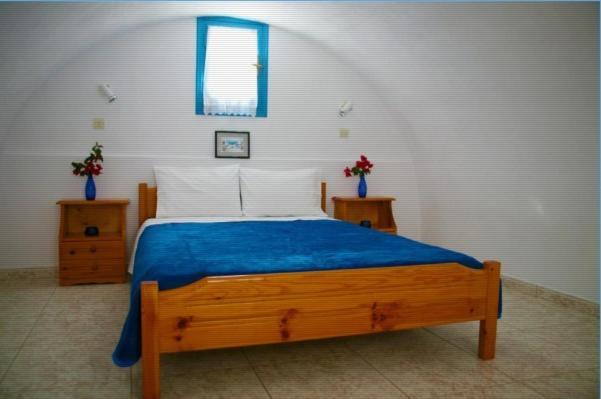 Guest house Semprou Perissa (Santorini)